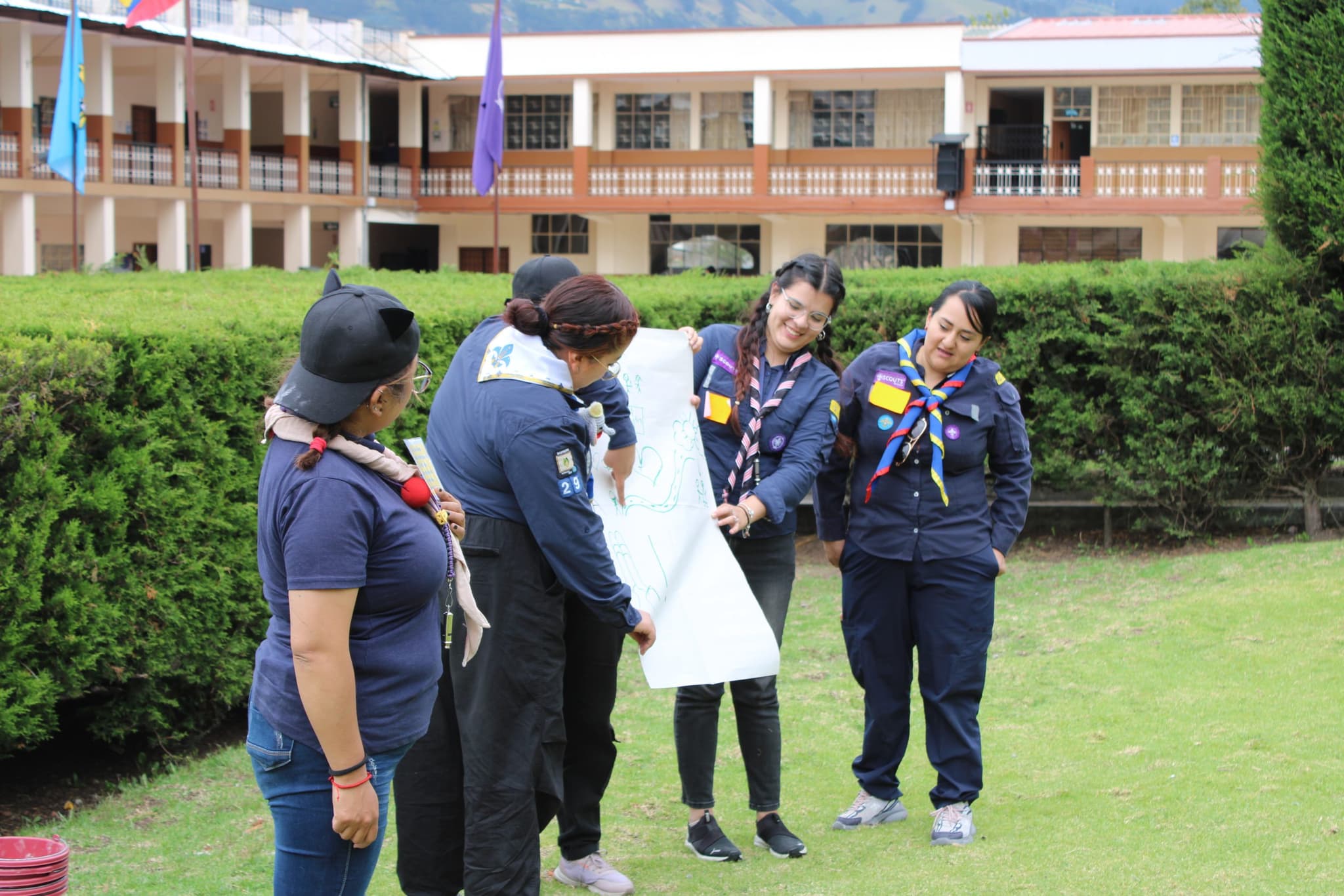 Participantes Scouts durante una actividad de formación de Scouts Ecuador
