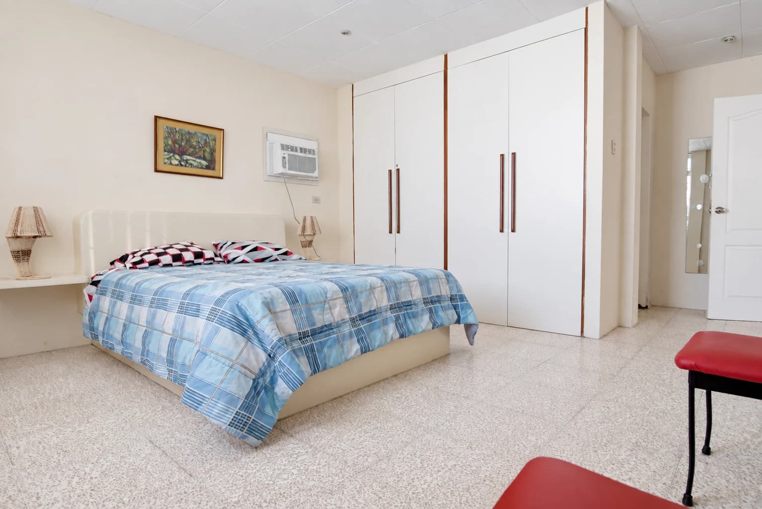 Dormitorio principal · Aire acondicionado y baño privado